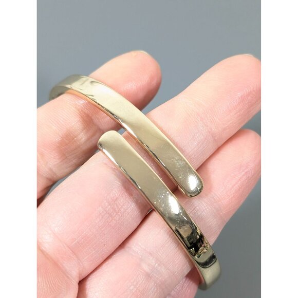 Modernist Gold Tone Bypass Hinge Bangle Bracelet Retro Glam 7 in - Picture 3 of 9